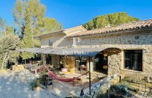 Demeure de prestige Lourmarin – Mas XVIIIème de caractère  – trame contemporaine 198 m2  surfaces  / Terrain 6000 m2 / 4 chambres / 1 studio 19 m2 / 1 annexe 20+  m2 - 4329143PCML