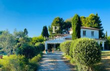 Exclusivité / Villa Aix En Provence 175 m2 habitable / 220 m2 surface / 4 chambres / 1 annexe 38 m2  / 1 bureau  / 2000 m2 jardin paysager /  pompe à chaleur/ cave - 4535893PCML