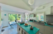 Exclusivité / Villa Aix En Provence 175 m2 habitable / 220 m2 surface / 4 chambres / 1 annexe 38 m2  / 1 bureau  / 2000 m2 jardin paysager /  pompe à chaleur/ cave - 4535893PCML