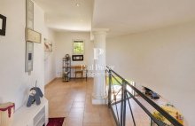 Exclusivité : AIX-EN-PROVENCE NORD / SAINT-ESTÈVE-JANSON  5 chambres / 290 m² habitables / Jardin paysager de 1 470 m² /  Piscine / DPE A / Une maison de villégiature familiale au coeur de la Provence - 4554683PCML