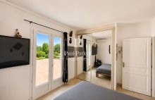 Exclusivité : AIX-EN-PROVENCE NORD / SAINT-ESTÈVE-JANSON  5 chambres / 290 m² habitables / Jardin paysager de 1 470 m² /  Piscine / DPE A / Une maison de villégiature familiale au coeur de la Provence - 4554683PCML