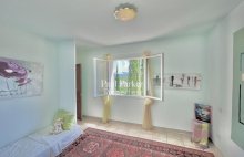 Exclusivité : AIX-EN-PROVENCE NORD / SAINT-ESTÈVE-JANSON  5 chambres / 290 m² habitables / Jardin paysager de 1 470 m² /  Piscine / DPE A / Une maison de villégiature familiale au coeur de la Provence - 4554683PCML