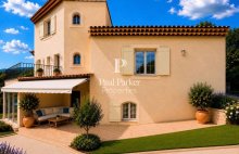 Exclusivité : AIX-EN-PROVENCE NORD / SAINT-ESTÈVE-JANSON  5 chambres / 290 m² habitables / Jardin paysager de 1 470 m² /  Piscine / DPE A / Une maison de villégiature familiale au coeur de la Provence - 4554683PCML