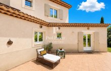 Exclusivité : AIX-EN-PROVENCE NORD / SAINT-ESTÈVE-JANSON  5 chambres / 290 m² habitables / Jardin paysager de 1 470 m² /  Piscine / DPE A / Une maison de villégiature familiale au coeur de la Provence - 4554683PCML