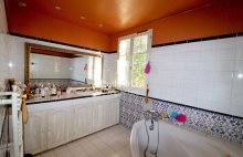 84150 CAUMONT SUR DURANCE: Propriété en campagne sur plus de 3 ha de terrain - 4571433PUVE