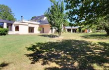 Maison contemporaine de 244 m² avec piscine couverte La Chapelle Saint Laud - 456257-3PADR
