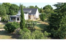 Maison contemporaine de 244 m² avec piscine couverte La Chapelle Saint Laud - 456257-3PADR
