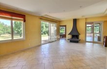 Maison contemporaine de 244 m² avec piscine couverte La Chapelle Saint Laud - 456257-3PADR