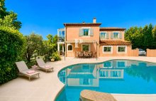 Aix-en-Provence – Villa rénovée de villégiature avec piscine lagon, à proximité de l&rsquo;Archevêché et du parking Pasteur /10 pièce(s) 220 m2  de surface  habitable / 1 suite  parentale + 4 Chambres + 1 Studio + 4 Sde +  Piscine / Terrain  jardin  1050 m2 /En - 4417293PCML