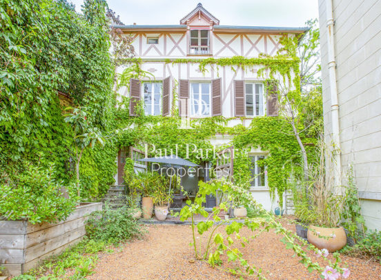 Maison de Maitre 171 m2, beaux volumes, au calme à au coeur du village historique de Giverny 27620; 8 pièces 4 chambre - 3088433PENL