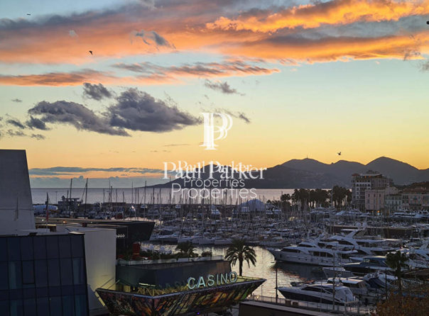 Cannes opposite the Palais des Festivals, fully renovated 4-room penthouse 99m2 - 2997833PMPD