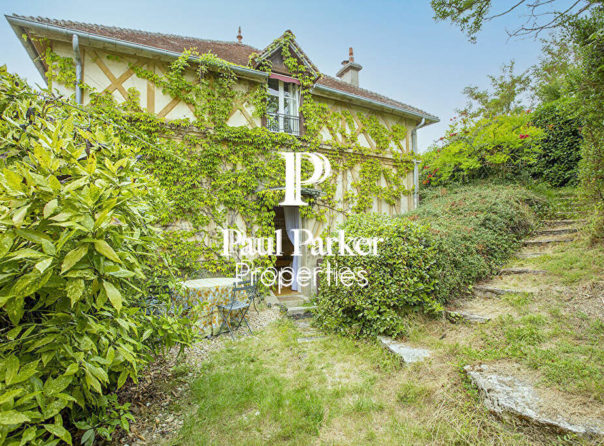 Maison de Maitre 171 m2, beaux volumes, au calme à au coeur du village historique de Giverny 27620; 8 pièces 4 chambre - 3219123PENL