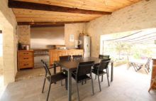FOR SALE – Alpilles area – Traditional Provençal farmhouse with swimming pool. - 2943873PUVE