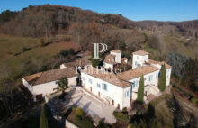 Prestigious residence, swimming pool, on more than 15 hectares closed with a pond and a source - 3248223PEMM