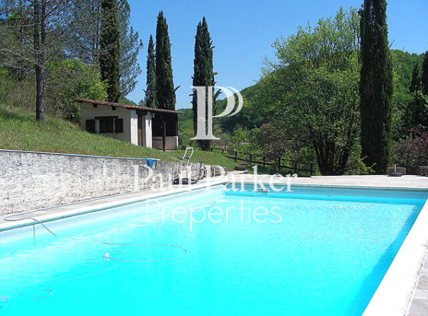 ISMH house with swimming pool, stream and outbuildings - 3602143PEMM