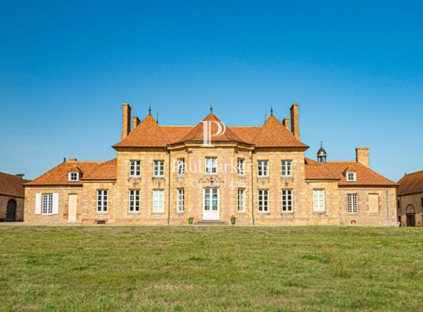 Château Moulins 22 pièce(s) 1600 m2, chapelle, piscine, dépendances et ferme - 361221-3PADR