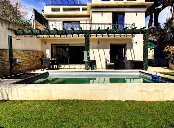 Cannes – Villa avec piscine et toit terrasse jouissant d’une vue mer - 3619853PMVORZ